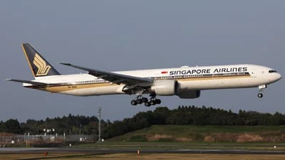 Singapore Airlines 9V-SWQ Boeing 777-312ER