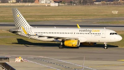 Vueling EC-MFK Airbus A320-232