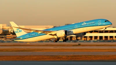 KLM Royal Dutch Airlines PH-BKR Boeing 787-10 Dreamliner