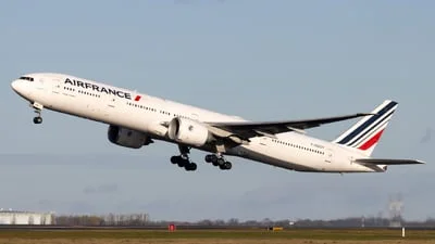Air France F-GSQY Boeing 777-328ER