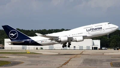 Lufthansa D-ABVY Boeing 747-430
