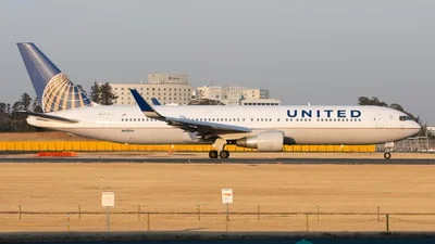 United Airlines N655UA Boeing 767-322(ER)