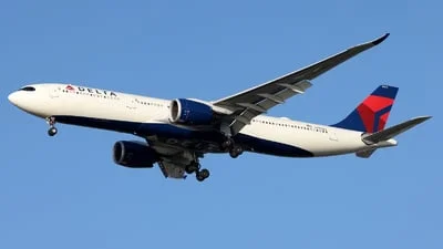Delta Air Lines N425DX Airbus A330-941