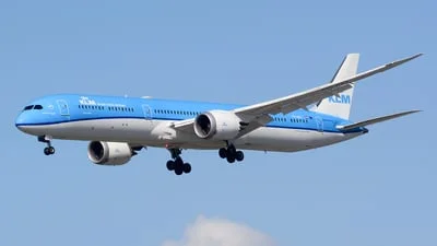 KLM Royal Dutch Airlines PH-BKL Boeing 787-10 Dreamliner