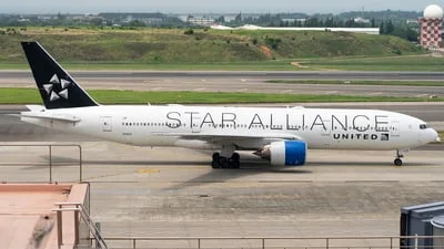 United Airlines N218UA Boeing 777-222(ER)