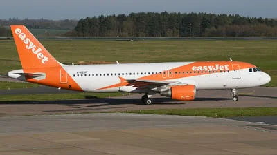easyJet G-EZUT Airbus A320-214