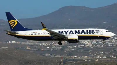 Ryanair EI-HEN Boeing 737-8-200 MAX
