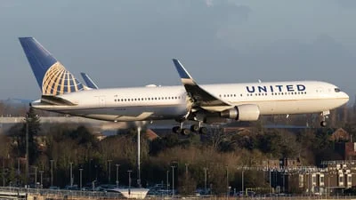 United Airlines N663UA Boeing 767-322(ER)