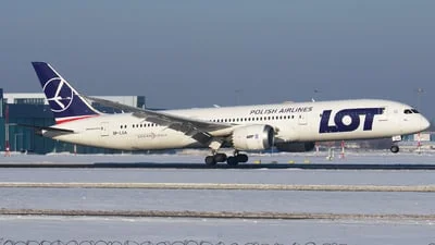 LOT Polish Airlines SP-LSA Boeing 787-9 Dreamliner