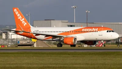easyJet G-EZWI Airbus A320-214