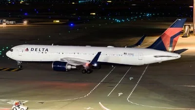 Delta Air Lines N178DZ Boeing 767-332(ER)