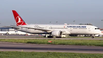 Turkish Airlines TC-LLB Boeing 787-9 Dreamliner