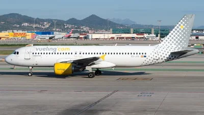Vueling EC-JYX Airbus A320-214
