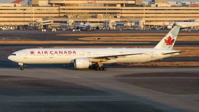 Air Canada C-FIVQ Boeing 777-333ER