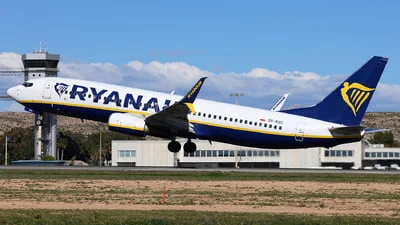 Ryanair (Buzz) SP-RSC Boeing 737-8AS