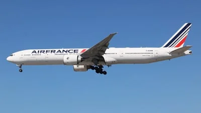 Air France F-GZNK Boeing 777-328ER
