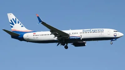 SunExpress TC-SEI Boeing 737-8HC