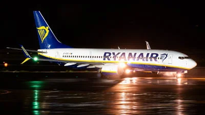 Ryanair EI-EFE Boeing 737-8AS