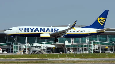 Ryanair (Buzz) SP-RSM Boeing 737-8AS