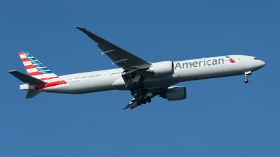 American Airlines N729AN Boeing 777-323ER