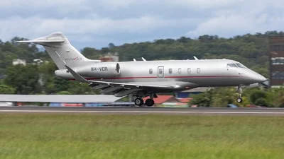 VistaJet 9H-VCR Bombardier BD-100-1A10 Challenger 350