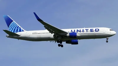United Airlines N660UA Boeing 767-322(ER)