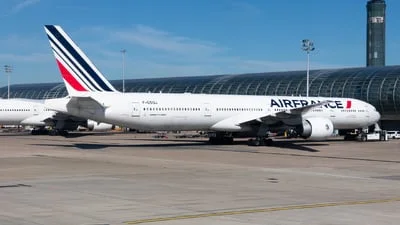 Air France F-GSQJ Boeing 777-328ER