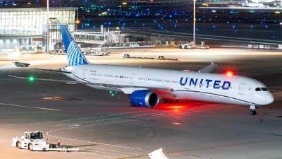 United Airlines N12010 Boeing 787-10 Dreamliner