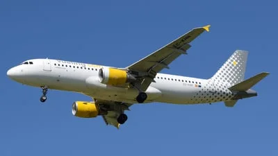 Vueling EC-KHN Airbus A320-216