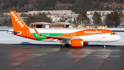 easyJet G-UZLF Airbus A320-251N