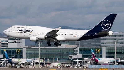 Lufthansa D-ABVU Boeing 747-430