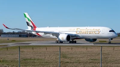 Emirates A6-EXJ Airbus A350-941