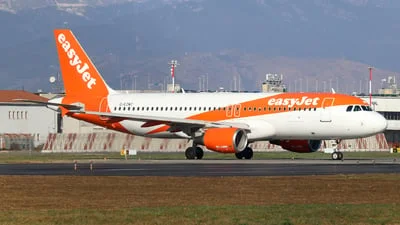 easyJet G-EZWC Airbus A320-214