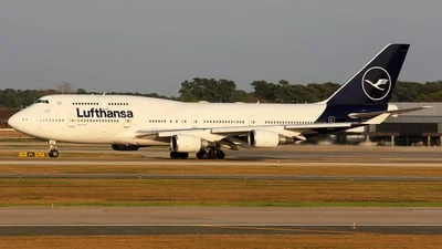 Lufthansa D-ABVZ Boeing 747-430
