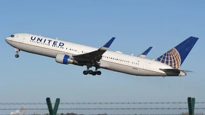 United Airlines N686UA Boeing 767-3CB(ER)