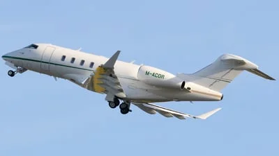 Ryanair M-ACOR Bombardier BD-100-1A10 Challenger 3500