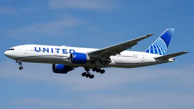 United Airlines N57016 Boeing 777-224(ER)
