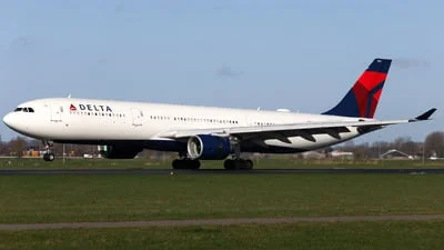 Delta Air Lines N812NW Airbus A330-323
