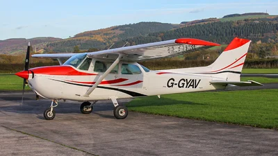Private G-GYAV Cessna 172N Skyhawk II