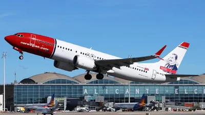 Norwegian SE-RTG Boeing 737-8 MAX
