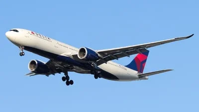 Delta Air Lines N409DX Airbus A330-941