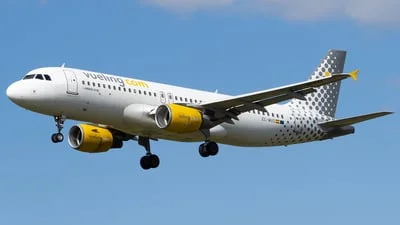 Vueling EC-MVO Airbus A320-214
