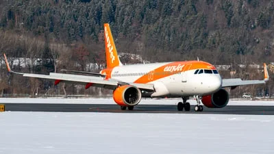 easyJet G-UZHK Airbus A320-251N