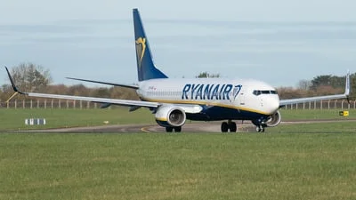 Ryanair (Buzz) SP-RKG Boeing 737-8AS