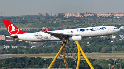 Turkish Airlines TC-JNR Airbus A330-343
