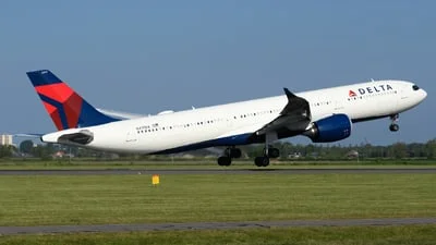 Delta Air Lines N417DX Airbus A330-941