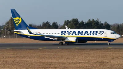 Ryanair (Buzz) SP-RSE Boeing 737-8AS