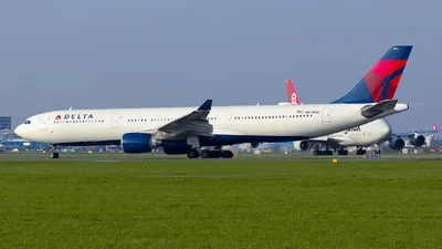 Delta Air Lines N813NW Airbus A330-323