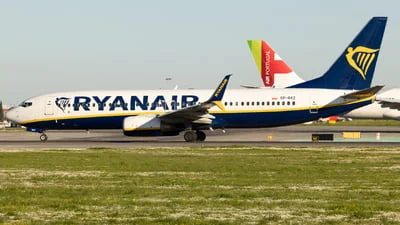 Ryanair (Buzz) SP-RKZ Boeing 737-8AS