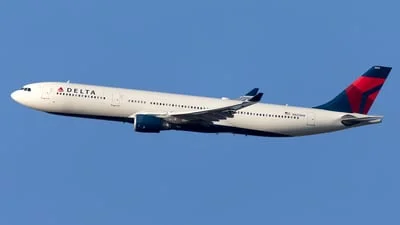 Delta Air Lines N825NW Airbus A330-302